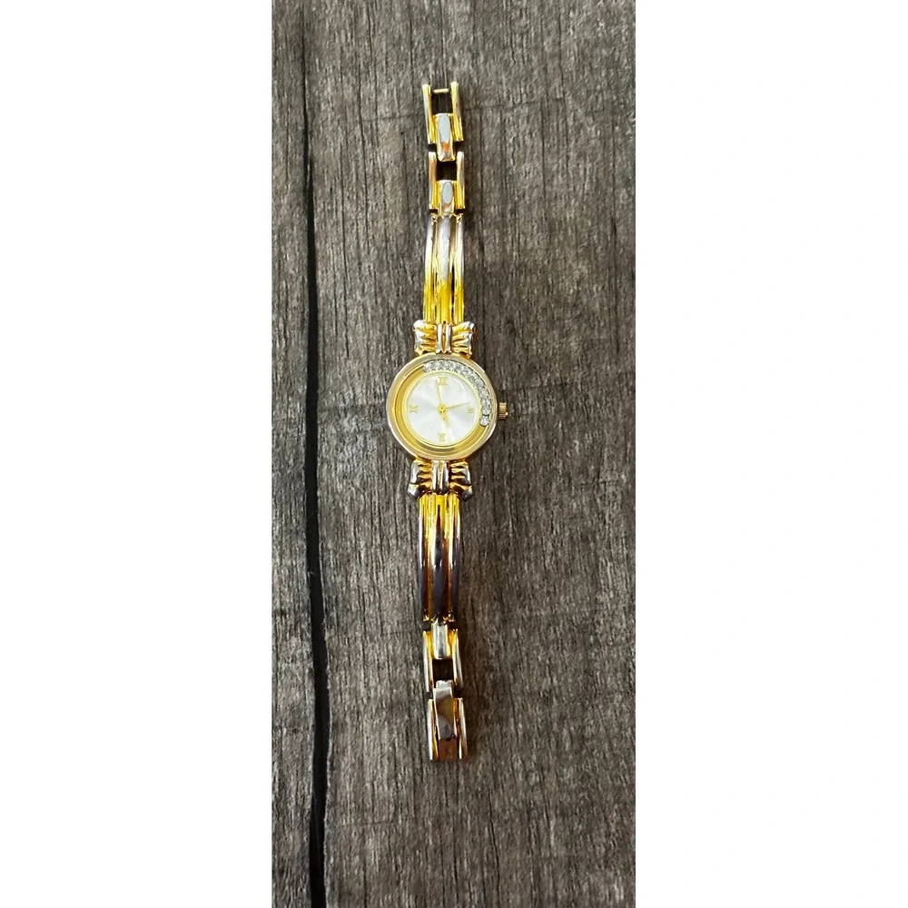 Vintage Two Tone Gold Silver Women‎ Watch Crystal Accent Roman Numeral AV021-04